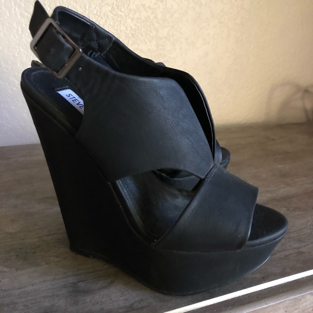 Steve Madden Black Wedges